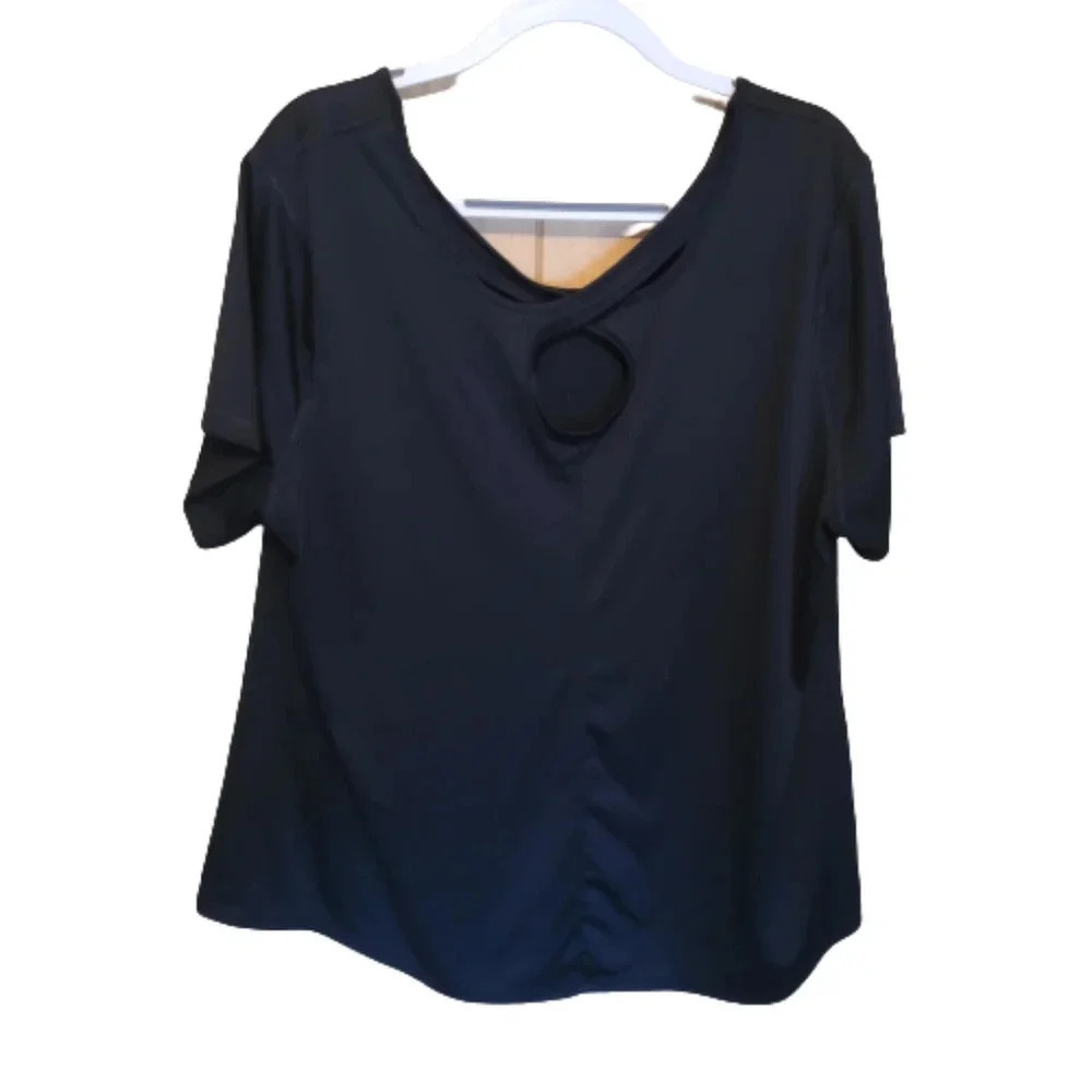 Danskin Now Black t-shirt with circle back